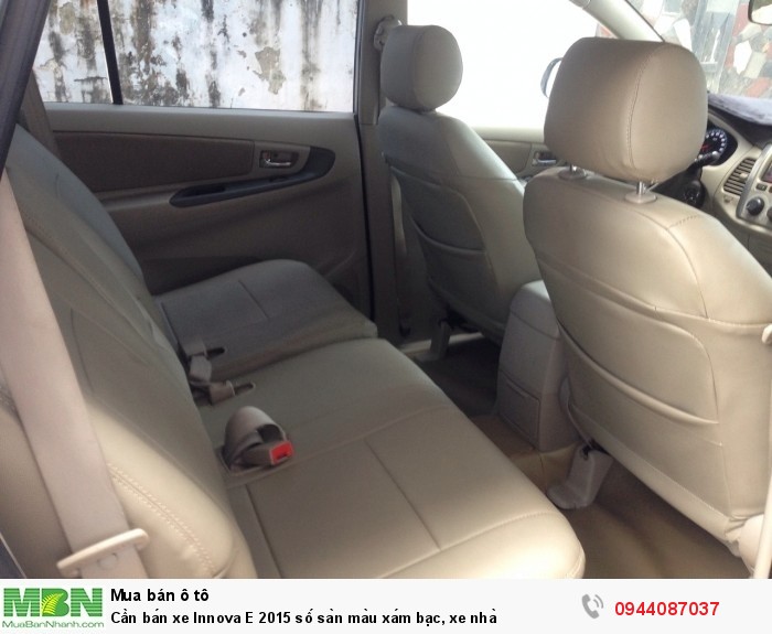 Cần bán xe Innova E 2015 số sàn màu xám bạc, xe nhà