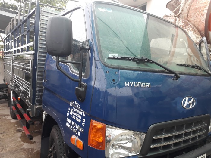 Hyundai HD65 thùng bạt hạ tải vào tp ban ngày, xe đời 2015, vỏ 80%