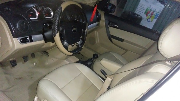 Cần bán xe hơi 4 chỗ Chevrolet Aveo số sàn chính chủ