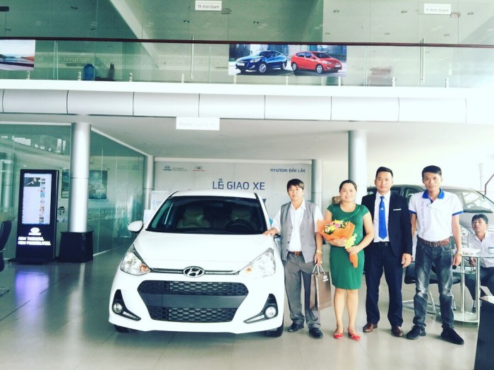 Hyundai Grand I10 1.0 MT Gia Đình CKD 2017 tại Hyundai Dak Lak.