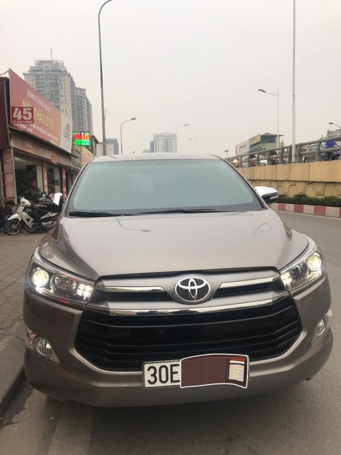 Innova 2.0 V sx 2016 siêu lướt chạy 2000km