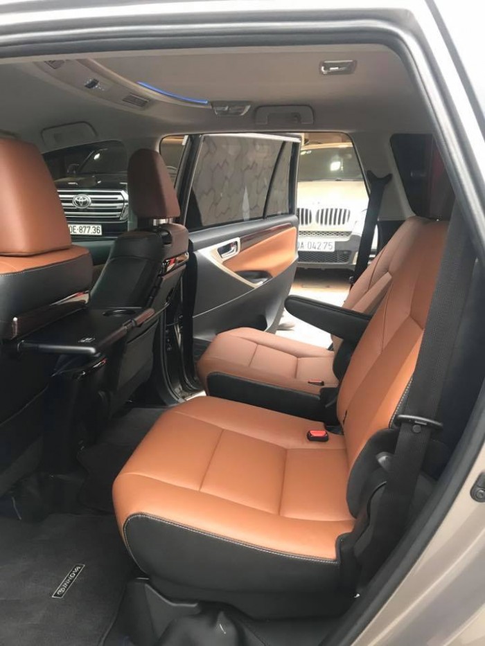 Innova 2.0 V sx 2016 siêu lướt chạy 2000km