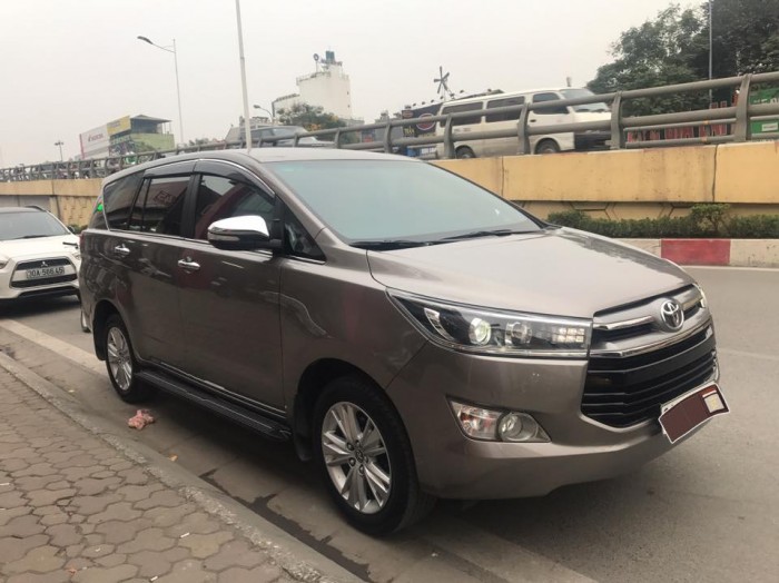 Innova 2.0 V sx 2016 siêu lướt chạy 2000km