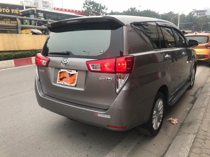 Innova 2.0 V sx 2016 siêu lướt chạy 2000km