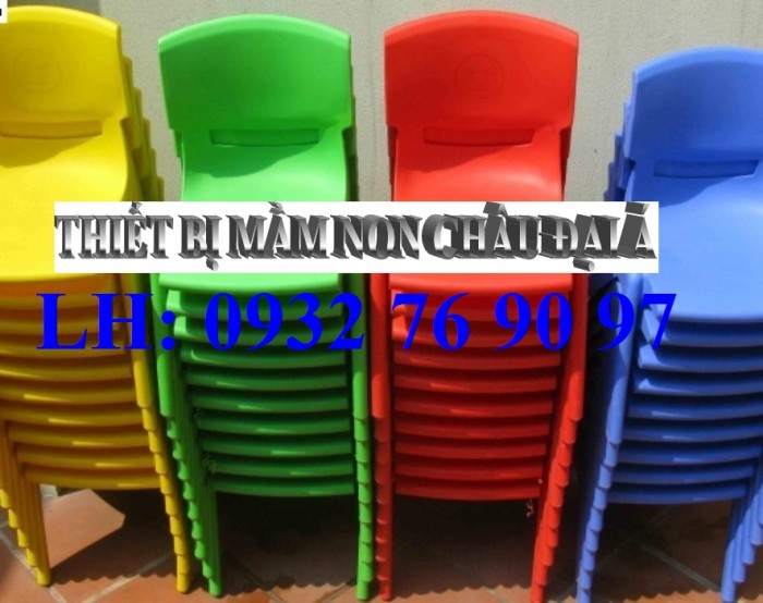 ghế nhựa mầm non đúc từ nhựa PE nguyên khối bền chắc4