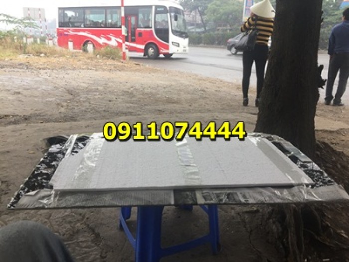 Kính chân dưới máy xúc Komatsu PC -6