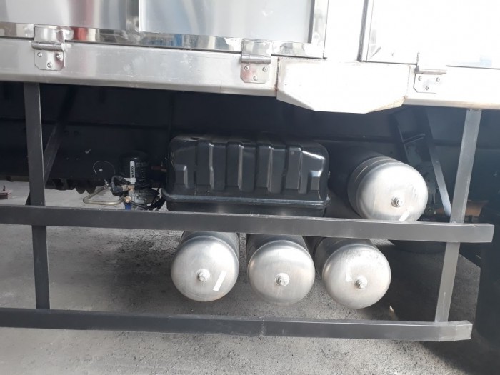 JAC 4 Chân  tải trọng hoàng hóa 17950 Kg