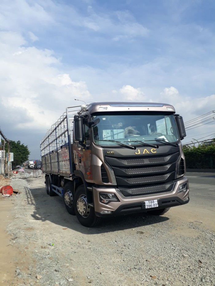 JAC 4 Chân  tải trọng hoàng hóa 17950 Kg