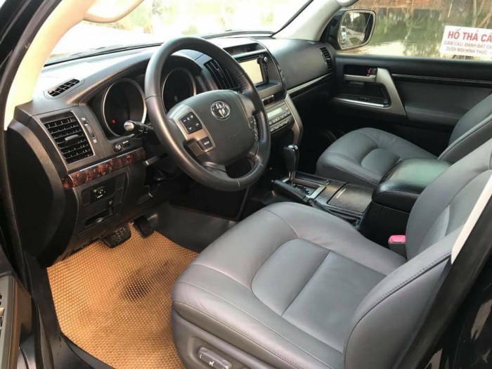 Land Cruiser VX V8 4.7 model 2009
