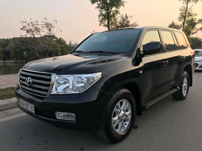 Land Cruiser VX V8 4.7 model 2009