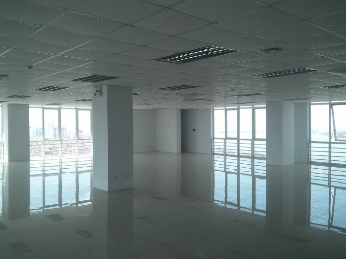 Bán nhà mặt phố Lê Hồng Phong 13 tầng, 250m2.