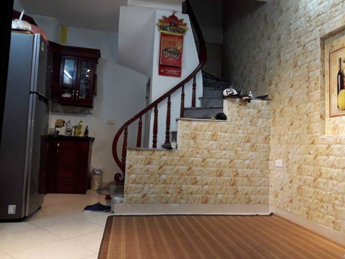 Bán nhà Hào Nam, ô tô đỗ cửa, gần phố, 25m2