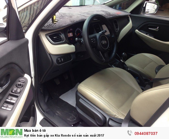 Kẹt tiền bán gấp xe Kia Rondo số sàn sản xuất 2017