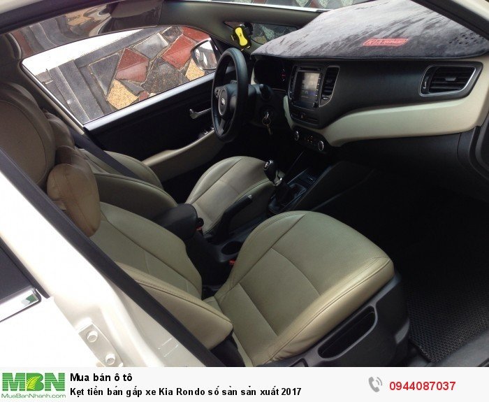 Kẹt tiền bán gấp xe Kia Rondo số sàn sản xuất 2017