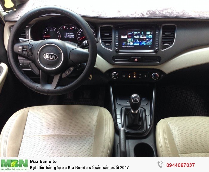 Kẹt tiền bán gấp xe Kia Rondo số sàn sản xuất 2017