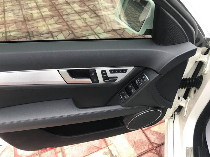 MERCEDES C300 AMG sản xuất 2012, đk 2013 cá nhân chính chủ biển siêu đẹp với chất lượng xe thì đại chất