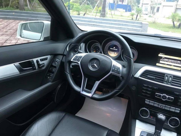 MERCEDES C300 AMG sản xuất 2012, đk 2013 cá nhân chính chủ biển siêu đẹp với chất lượng xe thì đại chất