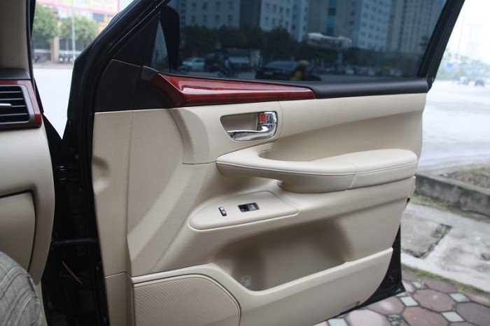 LEXUS 570 Sản xuất và đk 2008, đã lên form 2013 biển Hà Nội.