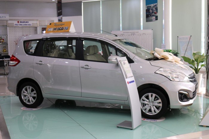 Tin nóng Suzuki Ertiga 2017 giảm giá đến 95 triệu trong tháng 1/2018