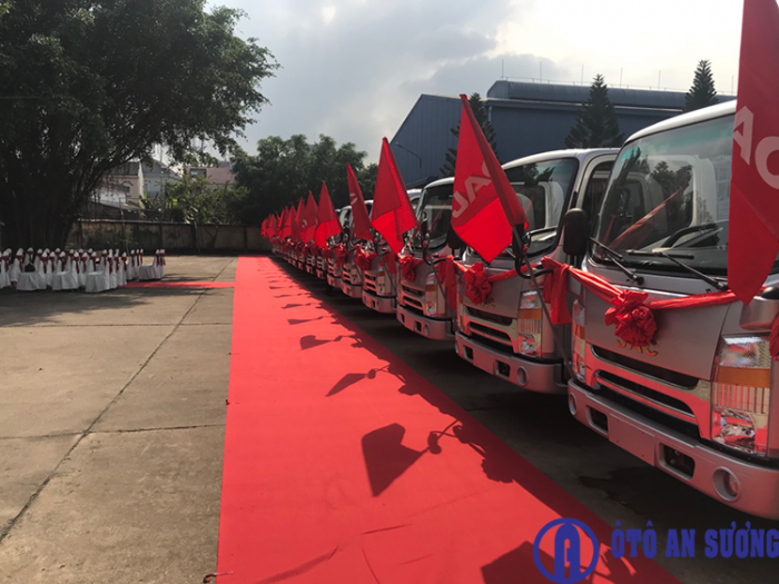 Bán xe tải 2T4 thùng dài 4m3 thời gian bảo hành lên tới 5 năm