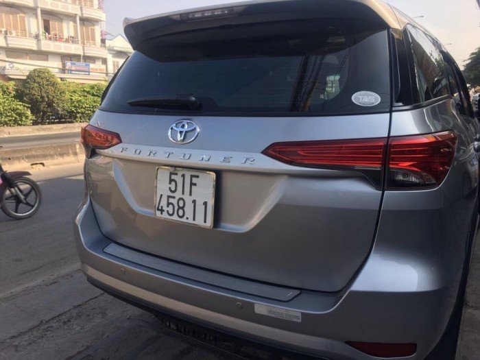 Bán Fortuner sx 2k16 chạy lướt 11.000km
