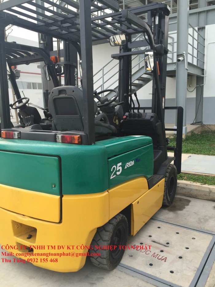 Bán xe nâng điện ngồi lái 2,5 tấn giá rẻ
