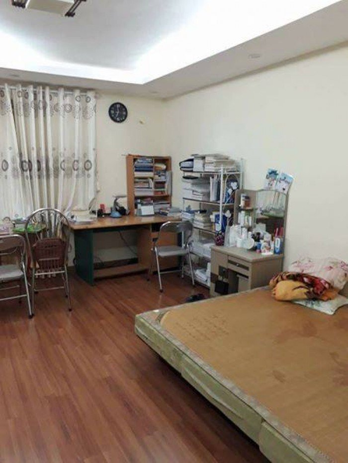 Bán nhà Đặng Tiến Đông, nhà ở luôn, ngõ ô tô, 28m2