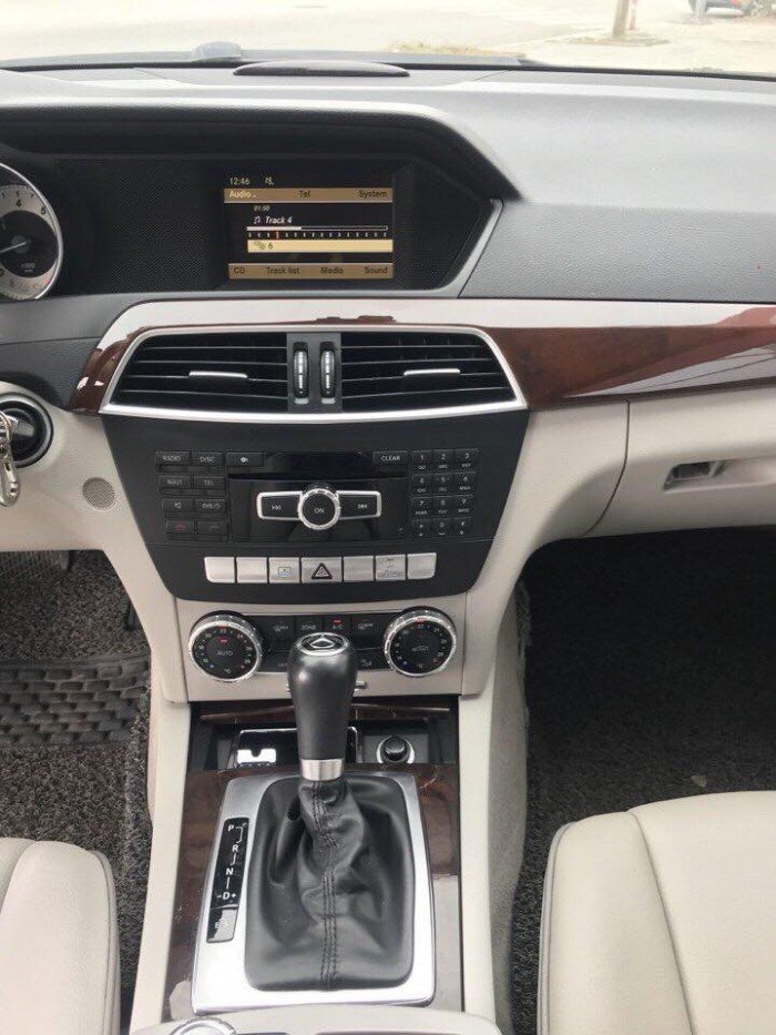 Mercedes C250 sản xuất 2011 đăng ký chính chủ từ đầu