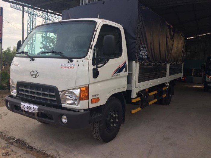 Xe tải Hyundai HD800 8 tấn thùng dài 5m1 giá tốt