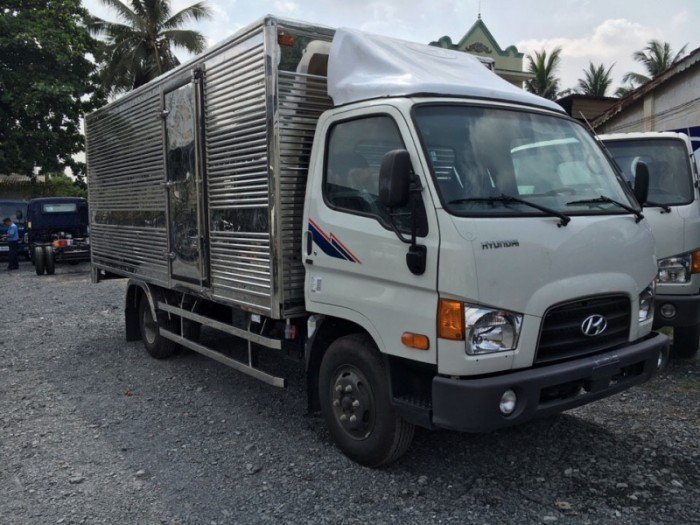 Xe tải Hyundai HD800 8 tấn thùng dài 5m1 giá tốt
