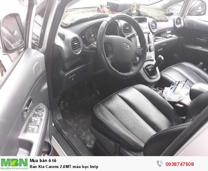 Bán Kia Carens 2.0MT màu bạc bstp
