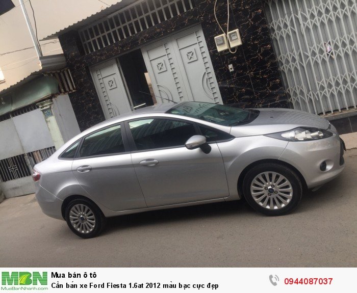 Cần bán xe Ford Fiesta 1.6at 2012 màu bạc cực đẹp