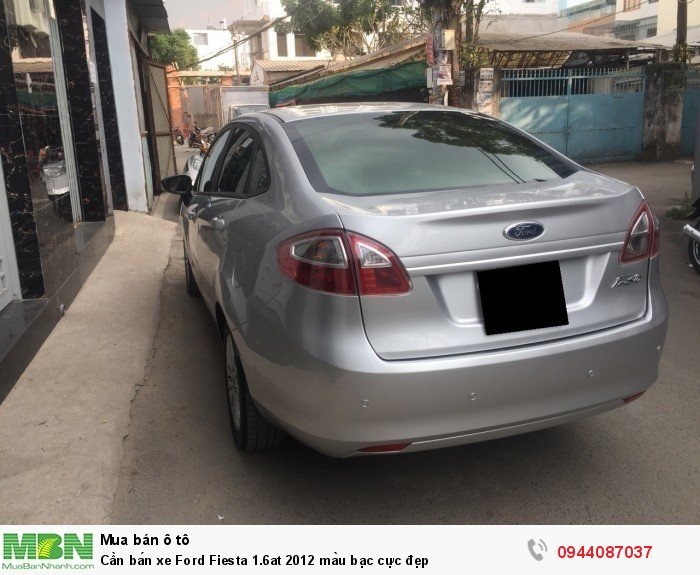 Cần bán xe Ford Fiesta 1.6at 2012 màu bạc cực đẹp