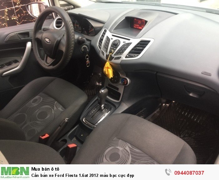 Cần bán xe Ford Fiesta 1.6at 2012 màu bạc cực đẹp