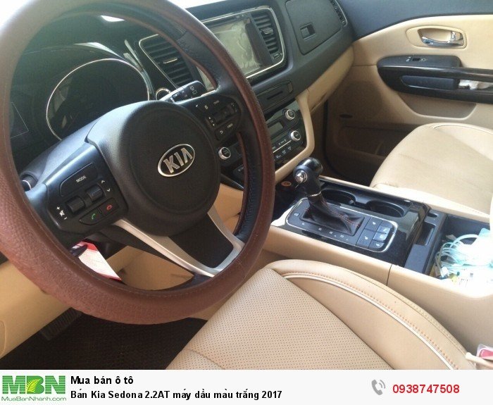 Bán Kia Sedona 2.2AT máy dầu màu trắng 2017