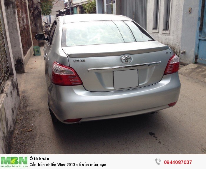 Cần bán chiếc Vios 2013 số sàn màu bạc