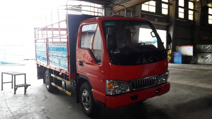 Xe tải vào thành phố jac 2t4, xe tải jac 2.4 tấn