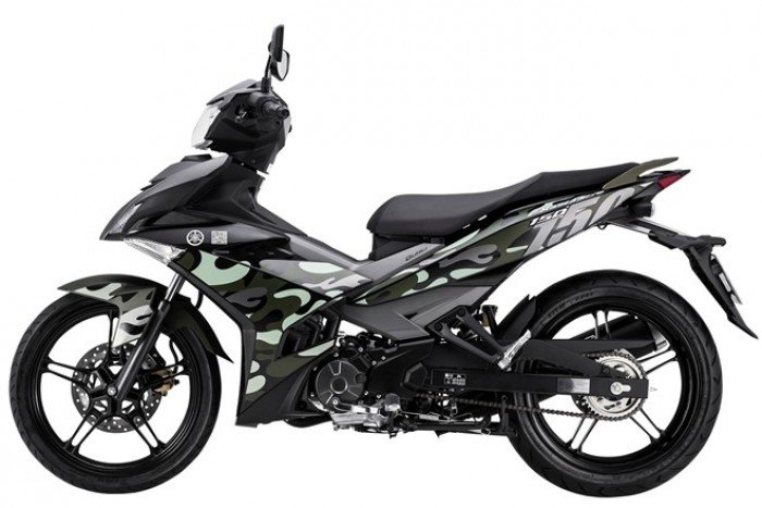 Exciter camo rằn ri tại showroom 281 đội cấn