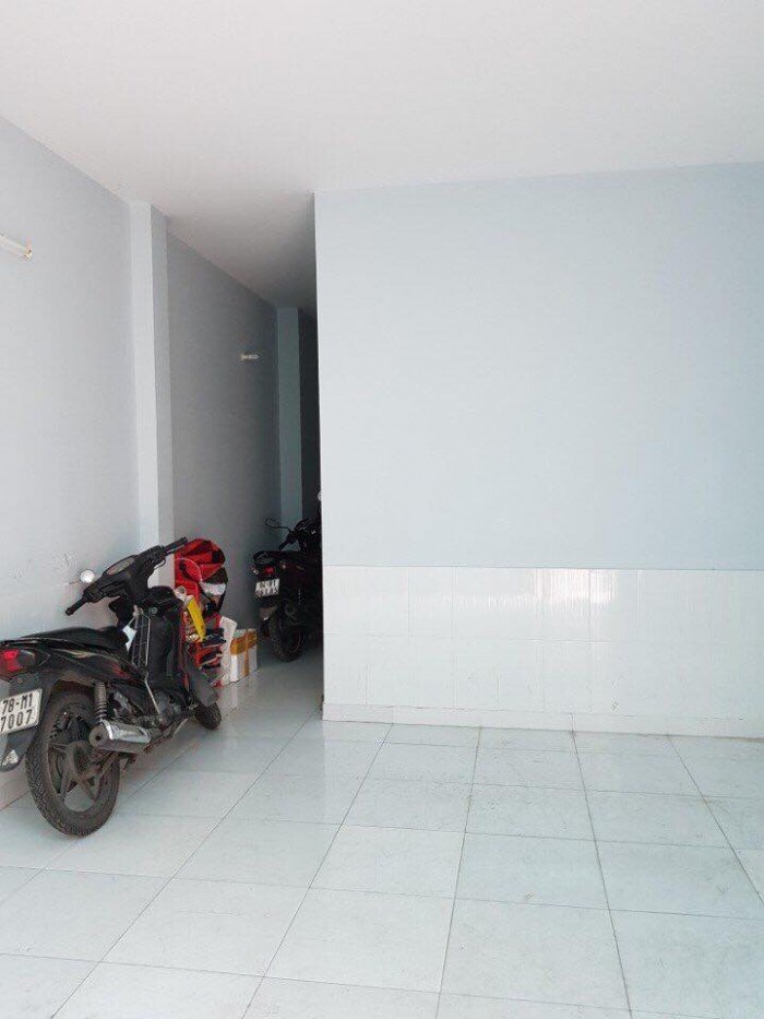 Bán gấp nhà Thích Quảng Đức 50m2, 4 tầng, kinh doanh