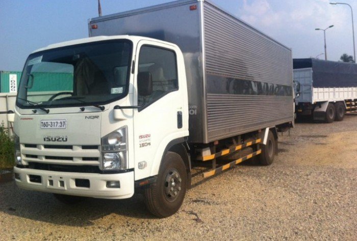 Cần bán Xe Tải Isuzu 5t5 nhập khẩu mới 100%