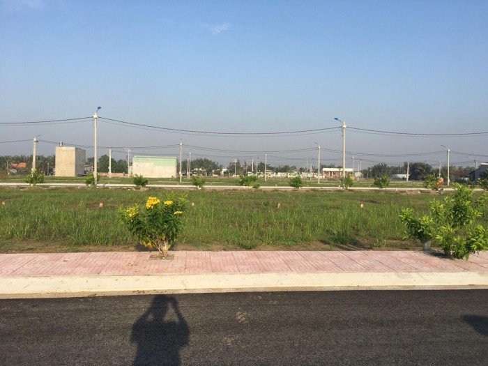 Bán gấp lô đất đường số 1 Quận 9 cách vòng xoay Phú Hữu 1km, đã có sổ riêng, DT: 50m2