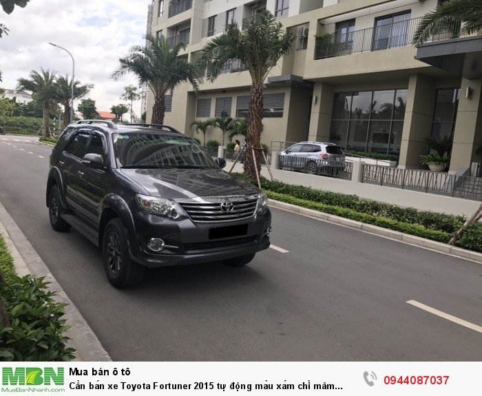 Cần bán xe Toyota Fortuner 2015 tự động màu xám chì mâm đen