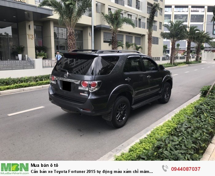 Cần bán xe Toyota Fortuner 2015 tự động màu xám chì mâm đen