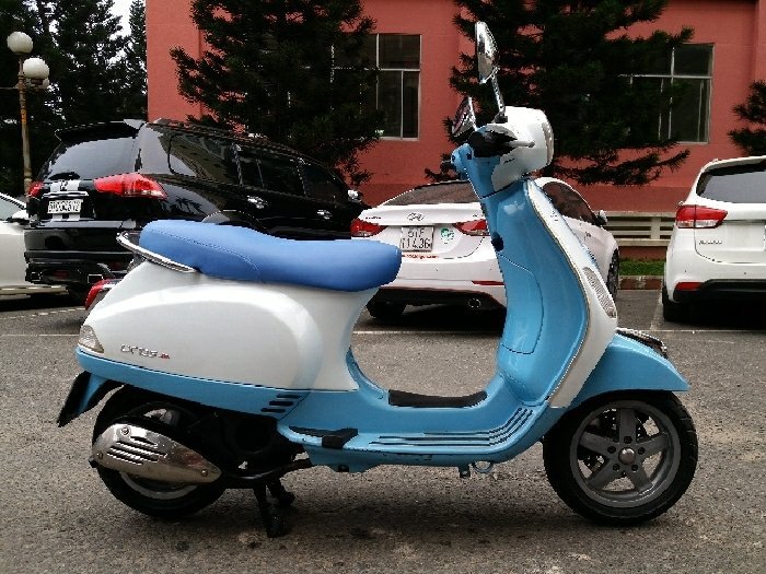 Piaggio Vespa LX 125 Mới Đẹp Long Lanh