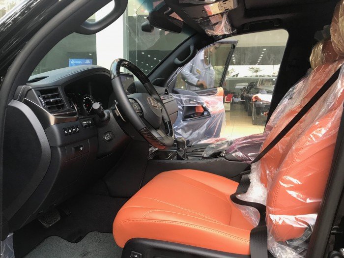 Lexus LX570 nhập khẩu model 2018 đen da bò giao ngay