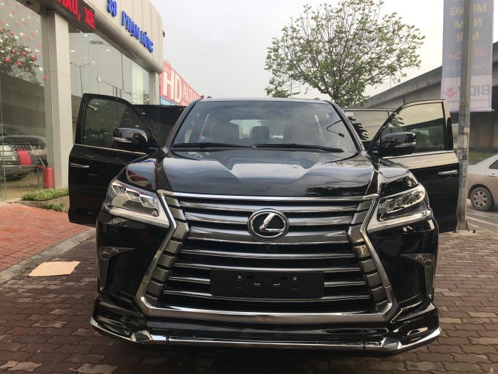 Lexus LX570 nhập khẩu model 2018 đen da bò giao ngay