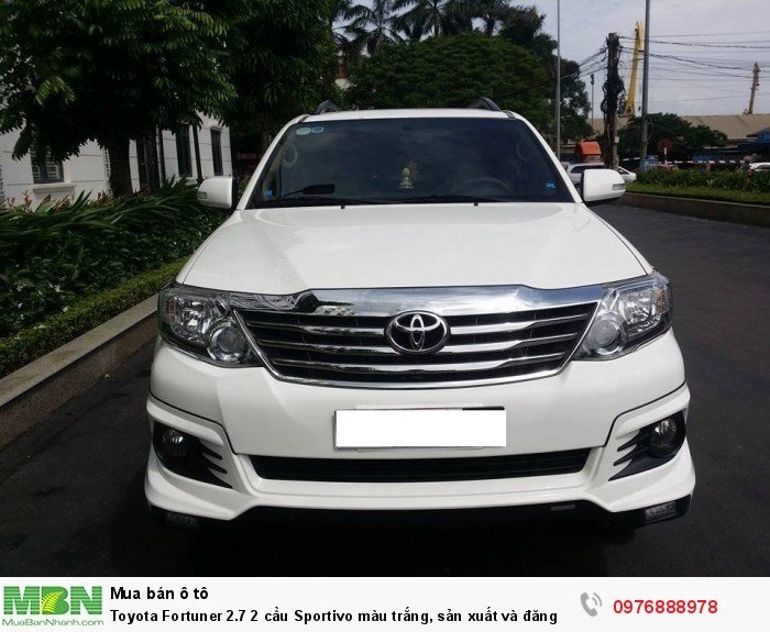 Toyota Fortuner 2.7 2 cầu Sportivo màu trắng, sản xuất và đăng ký tháng 10/2016