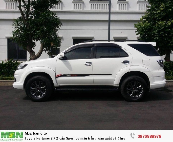 Toyota Fortuner 2.7 2 cầu Sportivo màu trắng, sản xuất và đăng ký tháng 10/2016