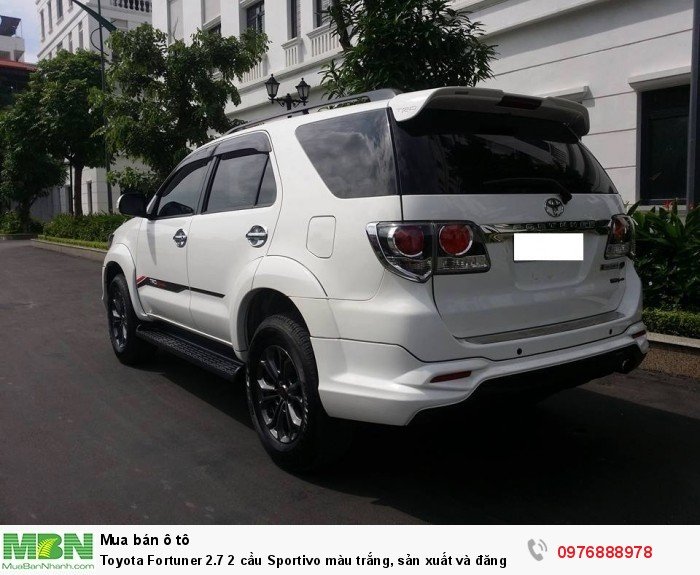 Toyota Fortuner 2.7 2 cầu Sportivo màu trắng, sản xuất và đăng ký tháng 10/2016