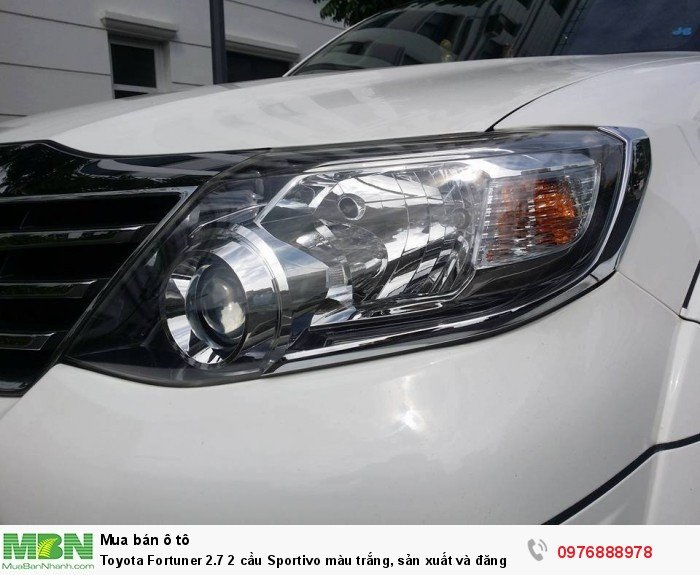 Toyota Fortuner 2.7 2 cầu Sportivo màu trắng, sản xuất và đăng ký tháng 10/2016